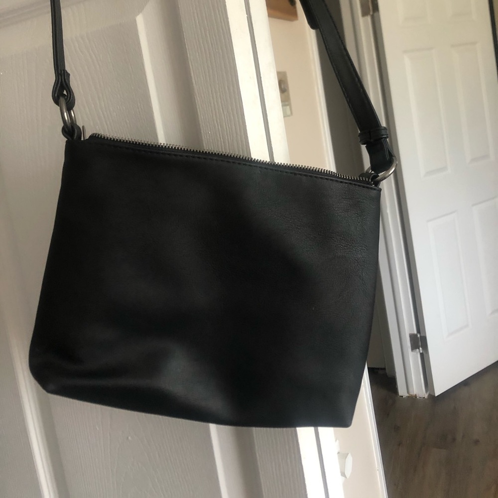NWOT black cross body bag